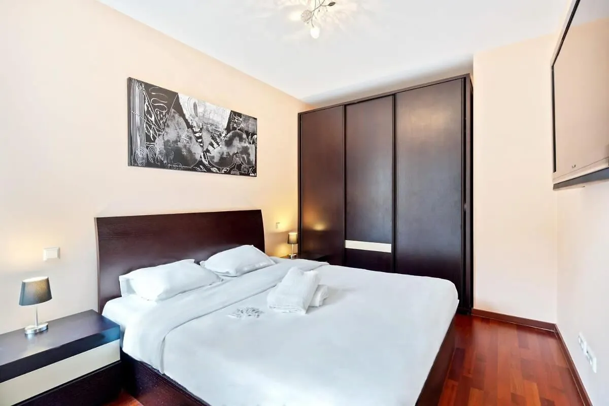 Stylish 2-Bed Gem, Nature & Comfort Lejlighed Luxembourg By