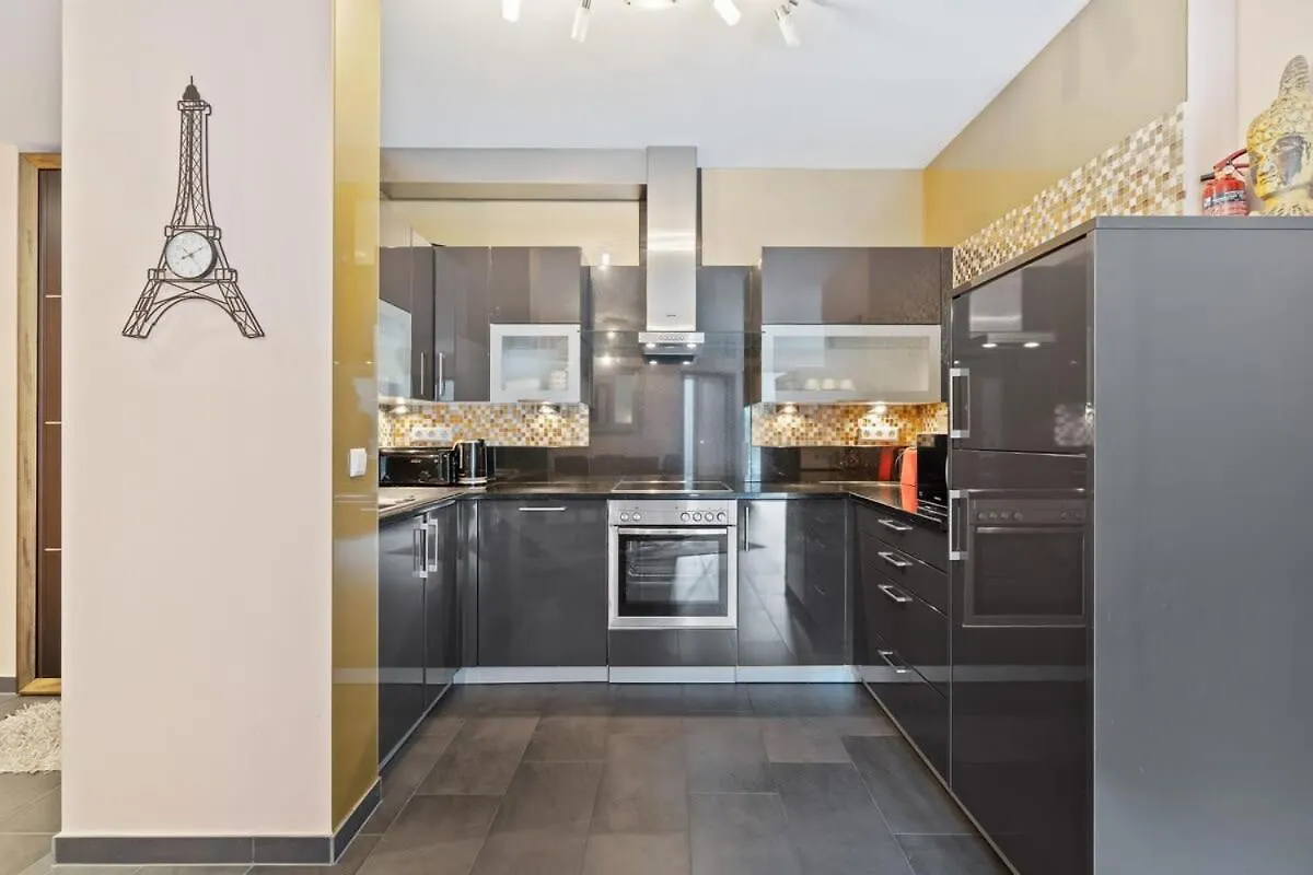Stylish 2-Bed Gem, Nature & Comfort Lejlighed Luxembourg By